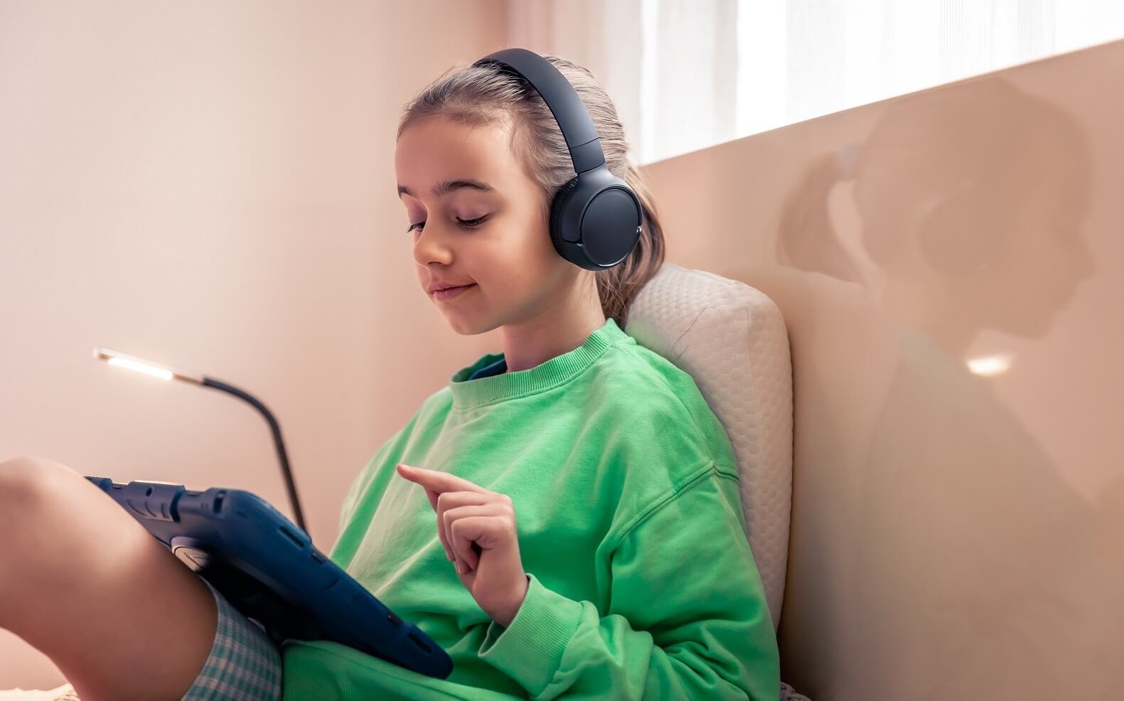 Trilhas Adaptativas e Multiformato: Por Que Alunos Diferentes Aprendem Melhor por Meios Distintos?